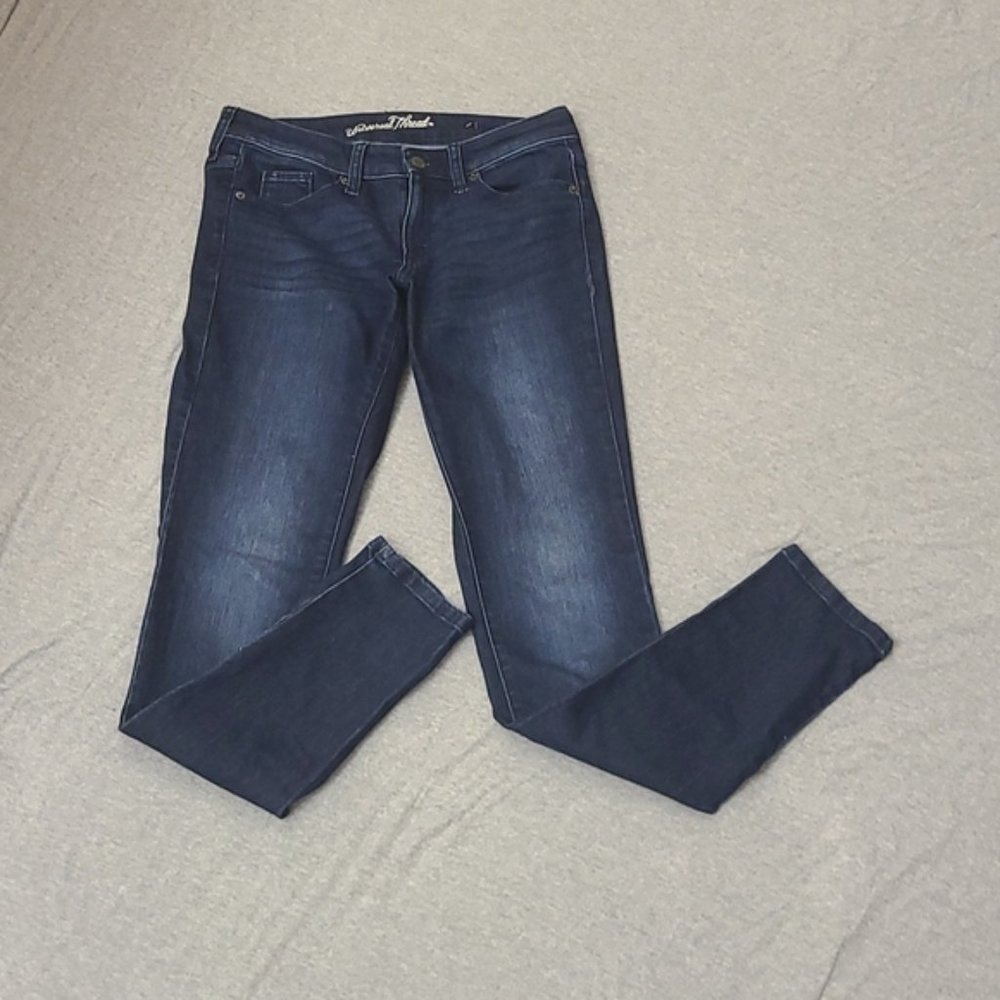 Universal Thread Skinny Jeans. - Picture 3 of 8
